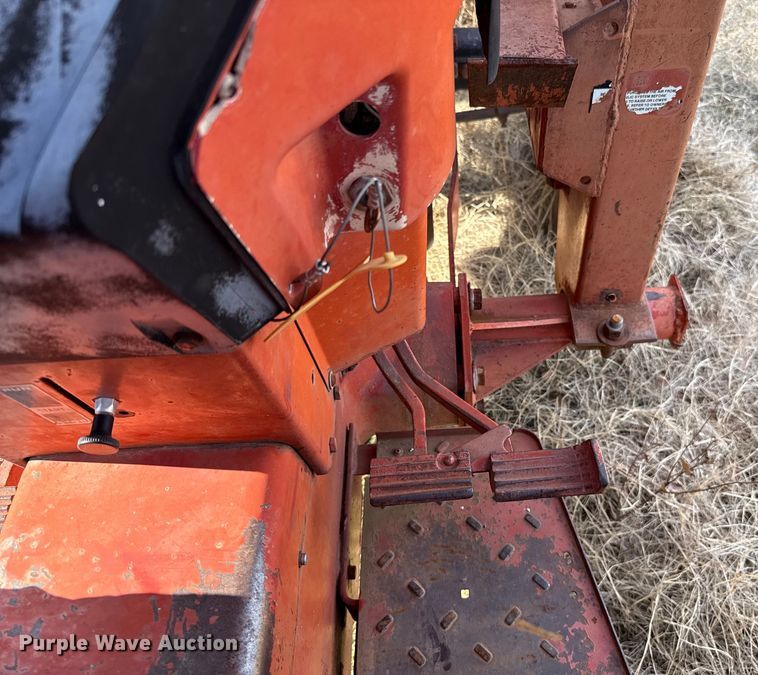 image for item ES5653 International 684 tractor