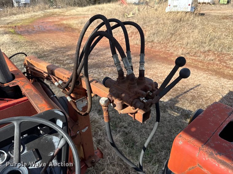 image for item ES5653 International 684 tractor