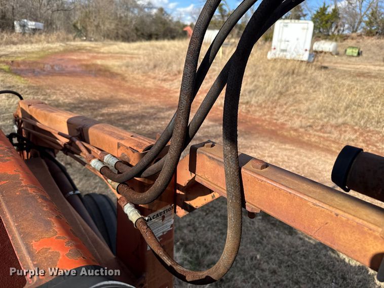 image for item ES5653 International 684 tractor