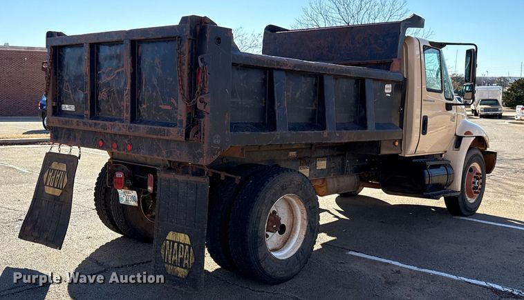 image for item ES5654 2003 International 4200 dump truck