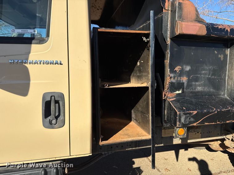 image for item ES5654 2003 International 4200 dump truck