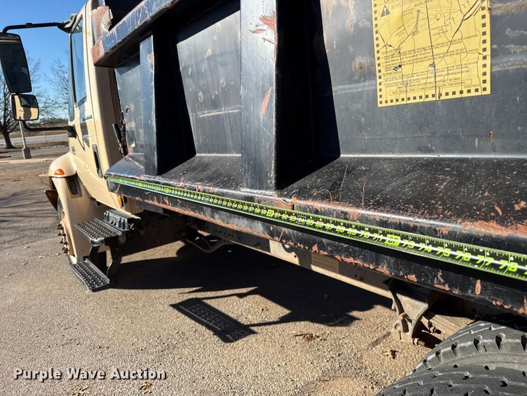 image for item ES5654 2003 International 4200 dump truck