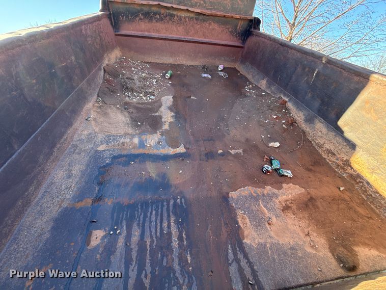 image for item ES5654 2003 International 4200 dump truck