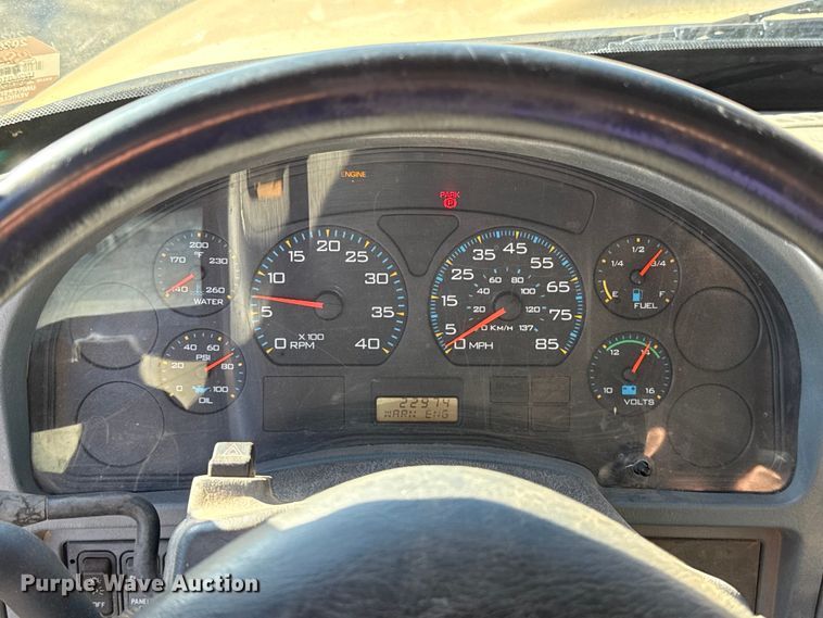 image for item ES5654 2003 International 4200 dump truck