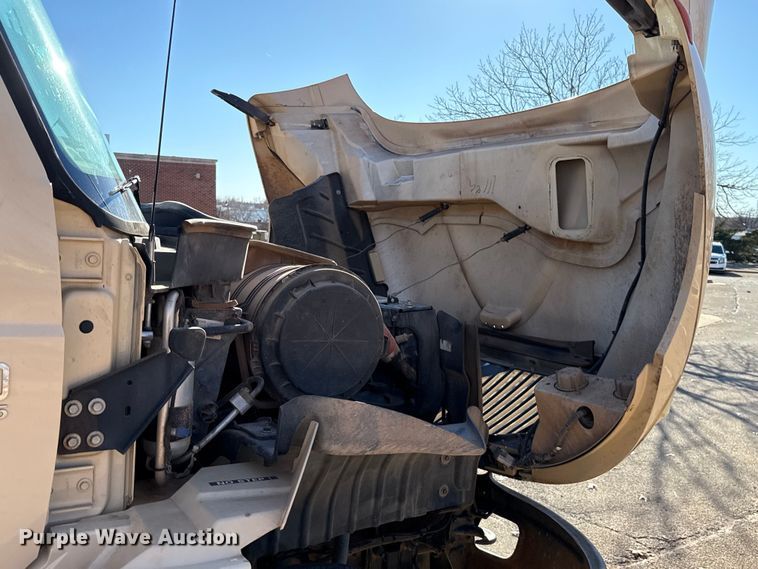 image for item ES5654 2003 International 4200 dump truck