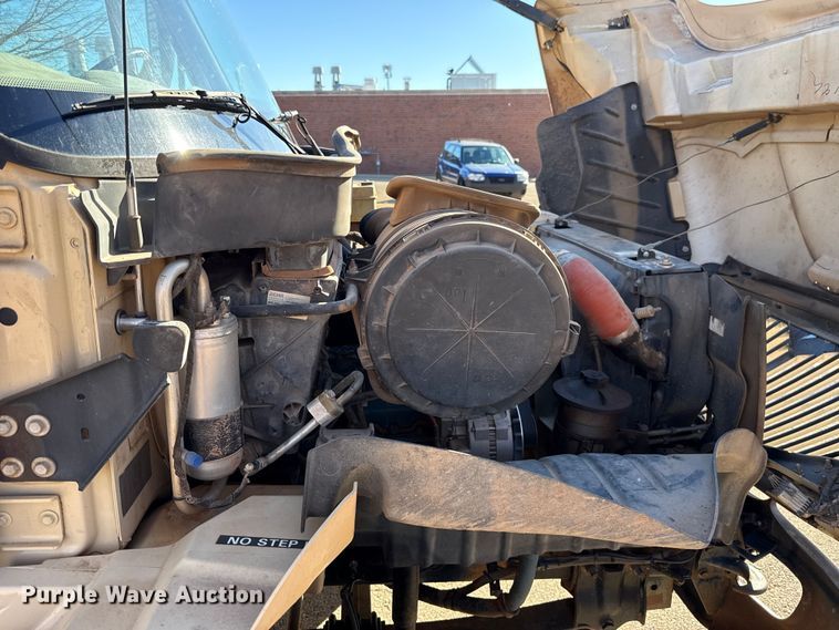 image for item ES5654 2003 International 4200 dump truck