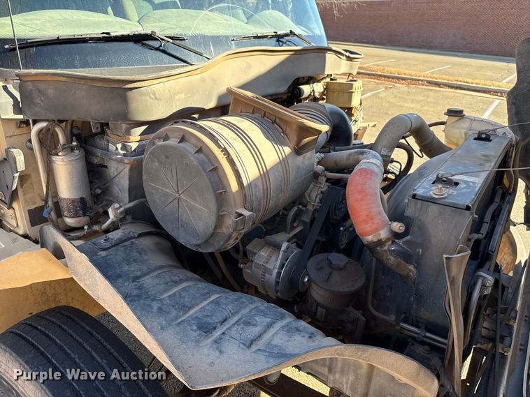 image for item ES5654 2003 International 4200 dump truck