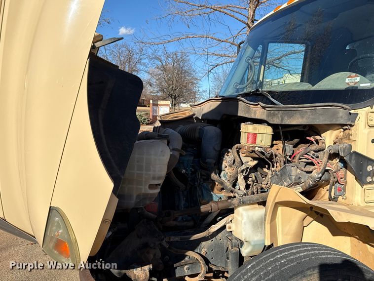 image for item ES5654 2003 International 4200 dump truck