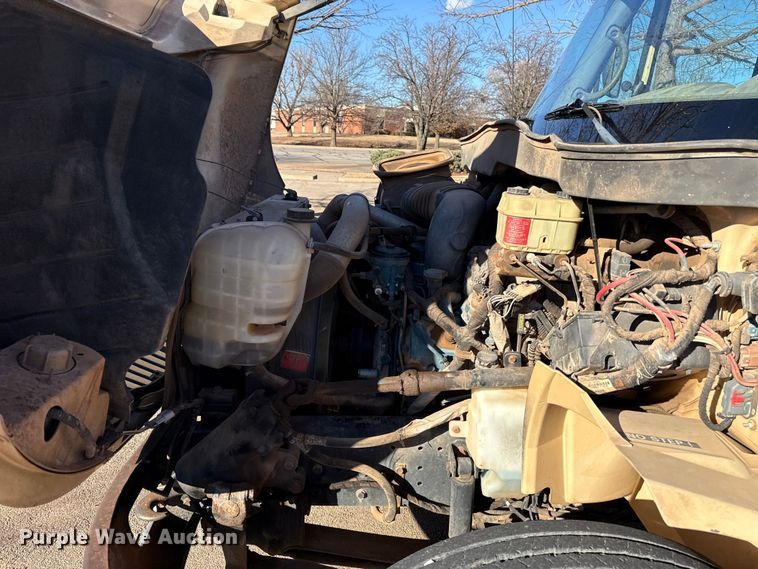 image for item ES5654 2003 International 4200 dump truck