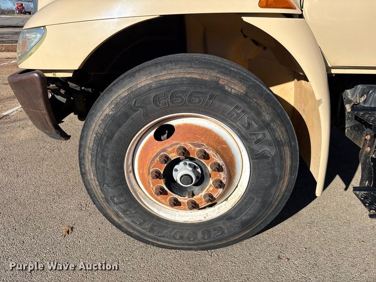 image for item ES5654 2003 International 4200 dump truck