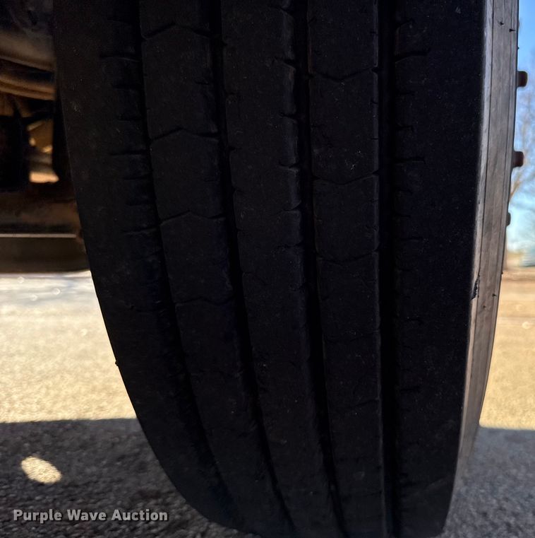 image for item ES5654 2003 International 4200 dump truck