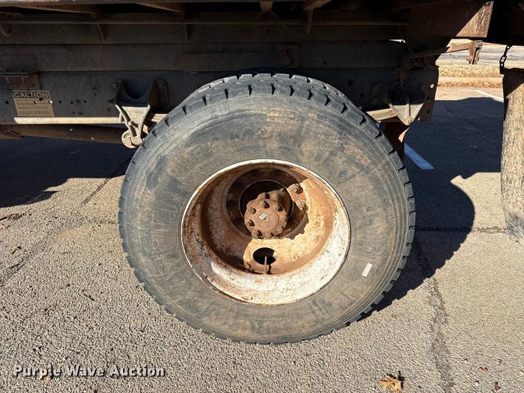 image for item ES5654 2003 International 4200 dump truck