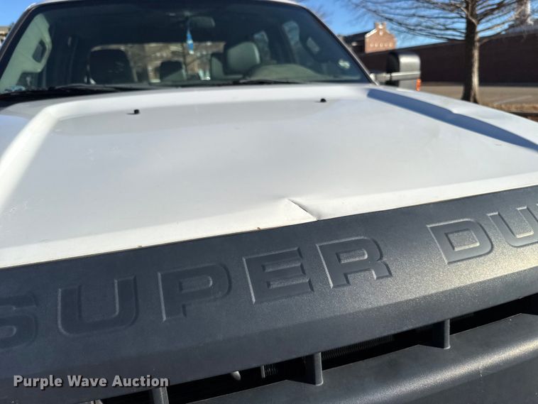 image for item ES5655 2015 Ford F250 Super Duty Crew Cab pickup truck