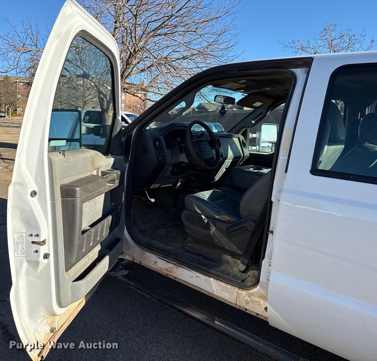 image for item ES5655 2015 Ford F250 Super Duty Crew Cab pickup truck