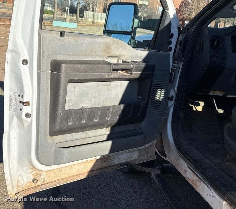 image for item ES5655 2015 Ford F250 Super Duty Crew Cab pickup truck