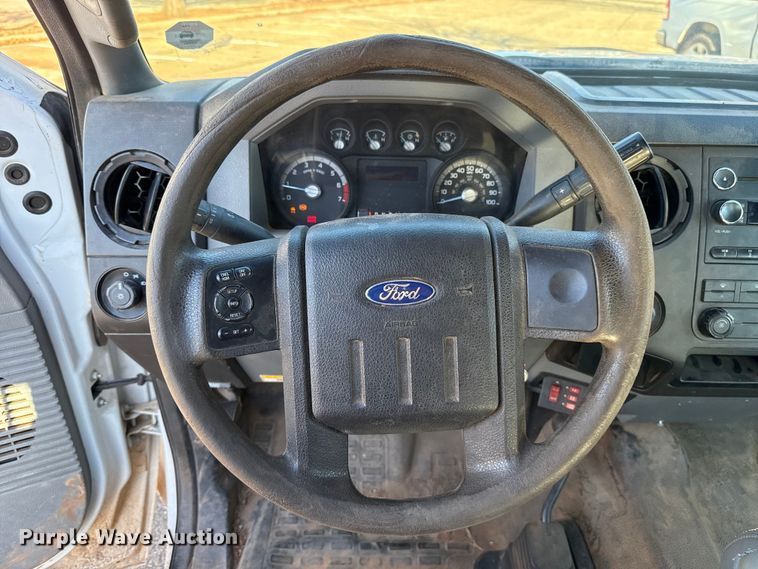 image for item ES5655 2015 Ford F250 Super Duty Crew Cab pickup truck