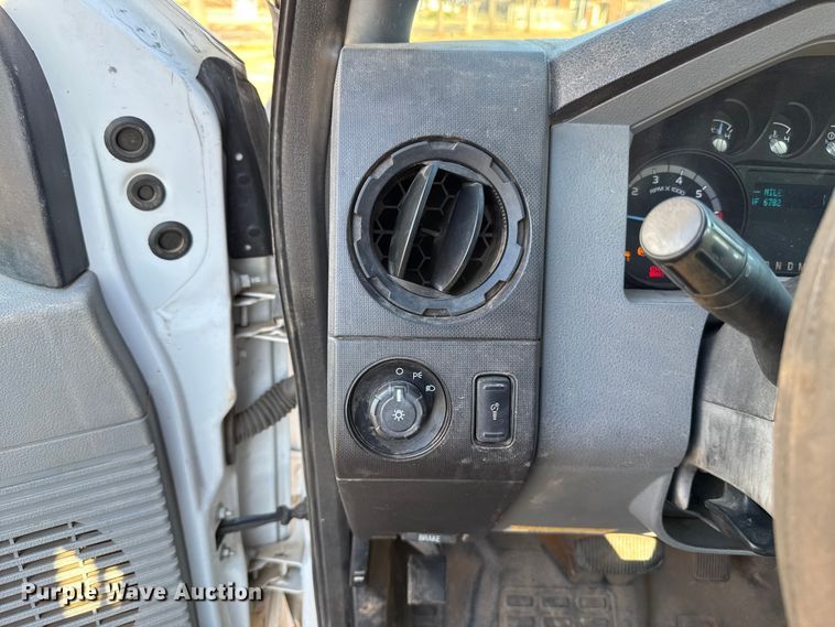 image for item ES5655 2015 Ford F250 Super Duty Crew Cab pickup truck