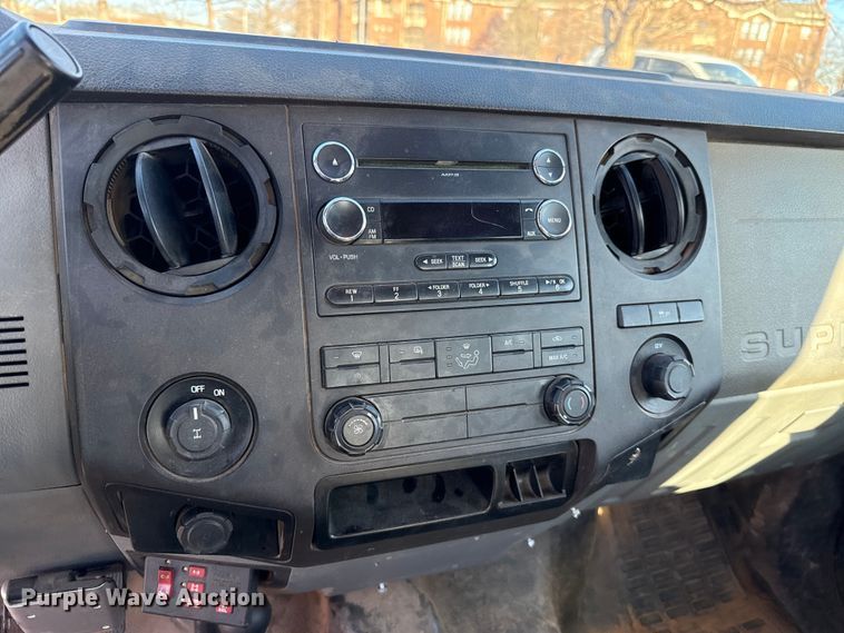 image for item ES5655 2015 Ford F250 Super Duty Crew Cab pickup truck