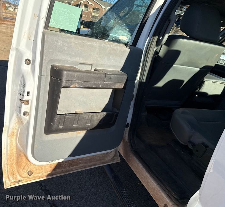 image for item ES5655 2015 Ford F250 Super Duty Crew Cab pickup truck