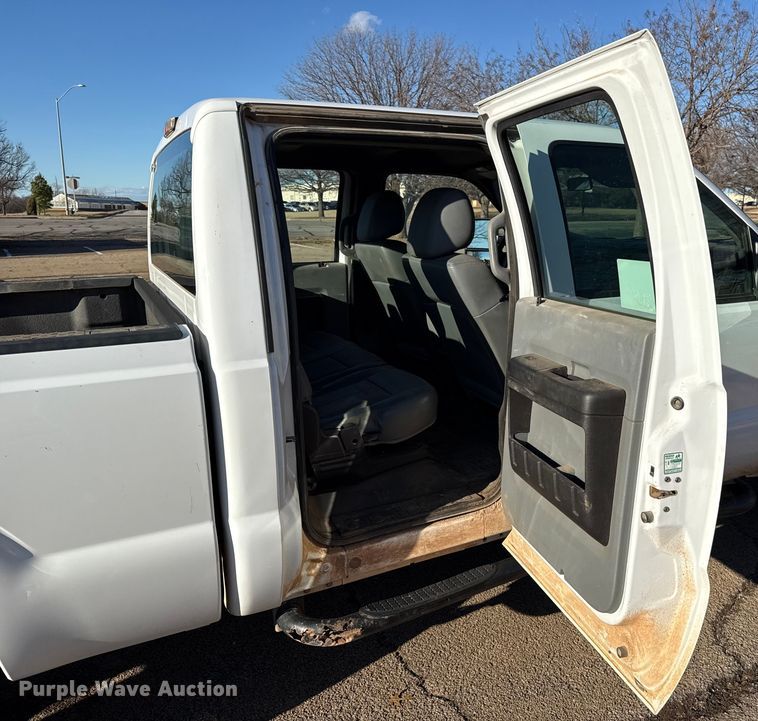 image for item ES5655 2015 Ford F250 Super Duty Crew Cab pickup truck