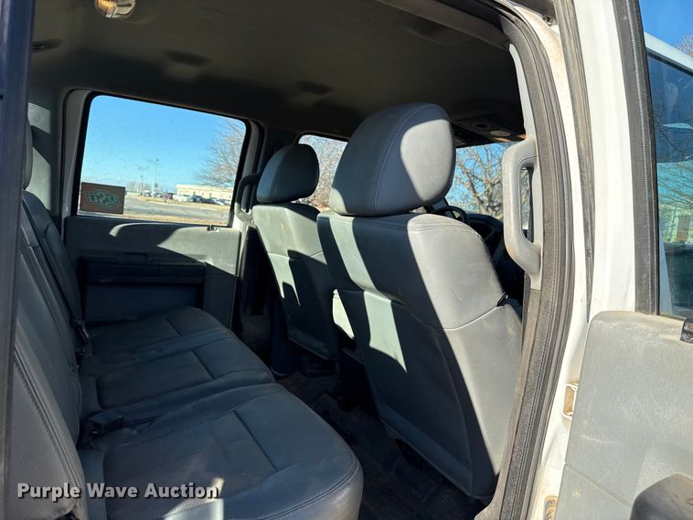 image for item ES5655 2015 Ford F250 Super Duty Crew Cab pickup truck