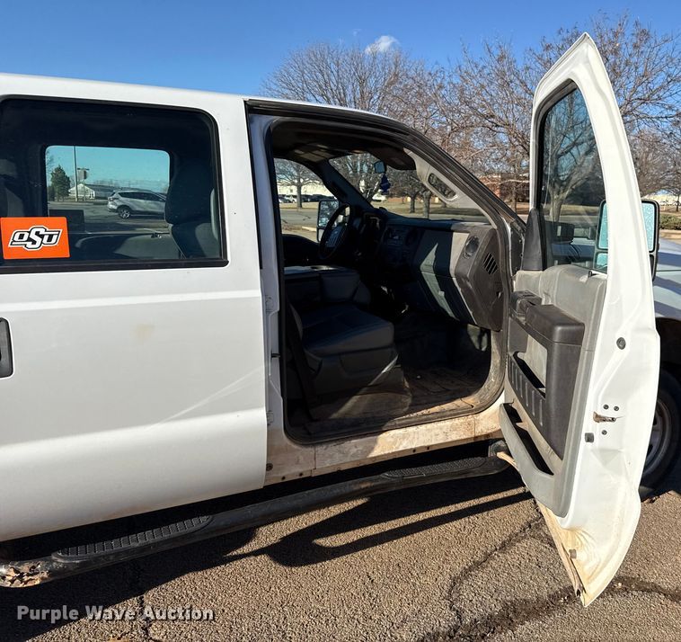 image for item ES5655 2015 Ford F250 Super Duty Crew Cab pickup truck