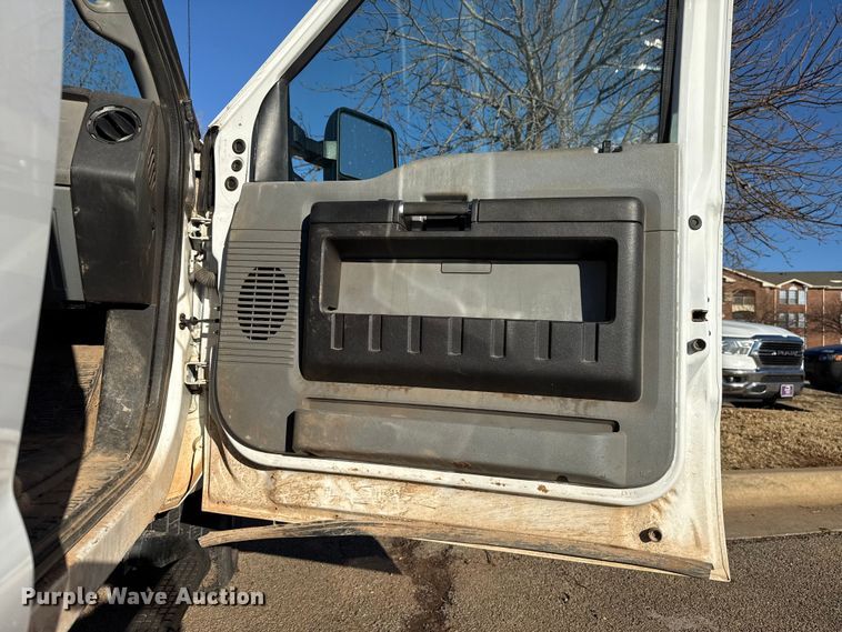 image for item ES5655 2015 Ford F250 Super Duty Crew Cab pickup truck