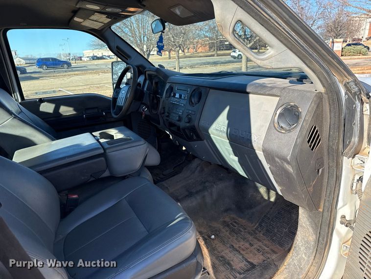 image for item ES5655 2015 Ford F250 Super Duty Crew Cab pickup truck