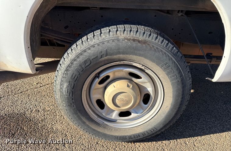 image for item ES5655 2015 Ford F250 Super Duty Crew Cab pickup truck