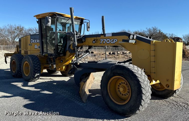 image for item ES5672 2009 John Deere 770GP motor grader