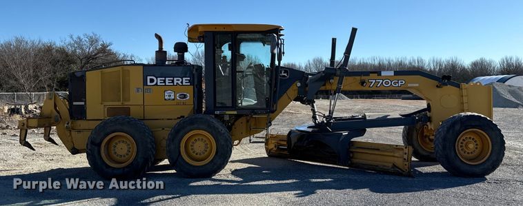 image for item ES5672 2009 John Deere 770GP motor grader