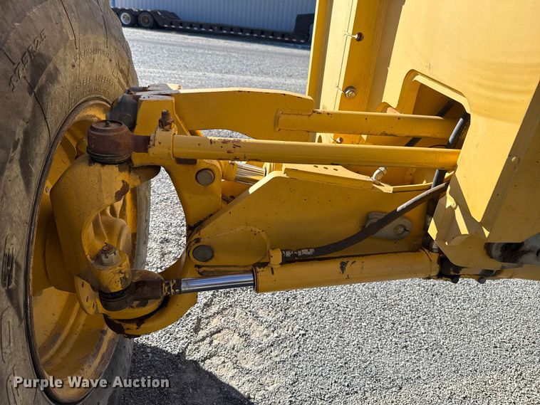 image for item ES5672 2009 John Deere 770GP motor grader