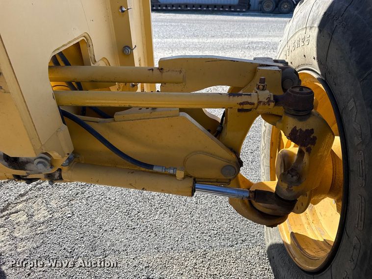 image for item ES5672 2009 John Deere 770GP motor grader