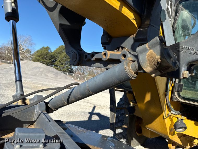 image for item ES5672 2009 John Deere 770GP motor grader