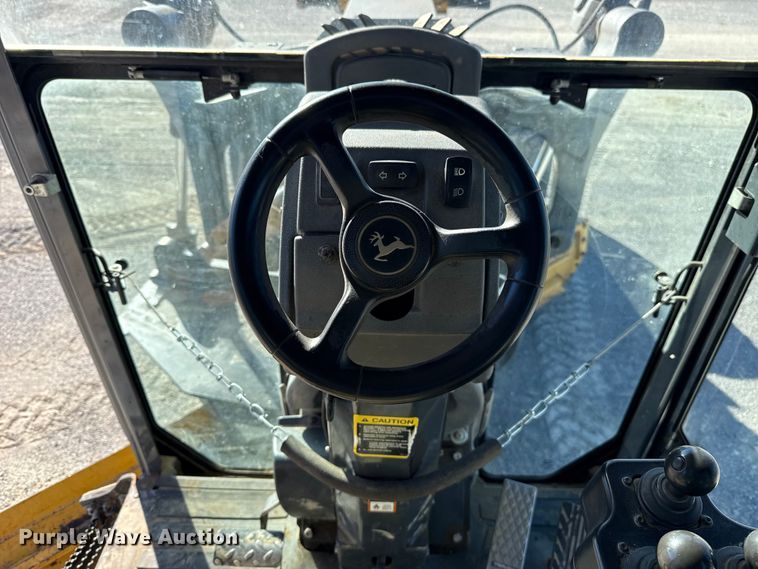 image for item ES5672 2009 John Deere 770GP motor grader