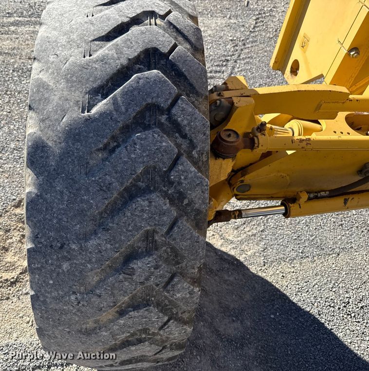 image for item ES5672 2009 John Deere 770GP motor grader