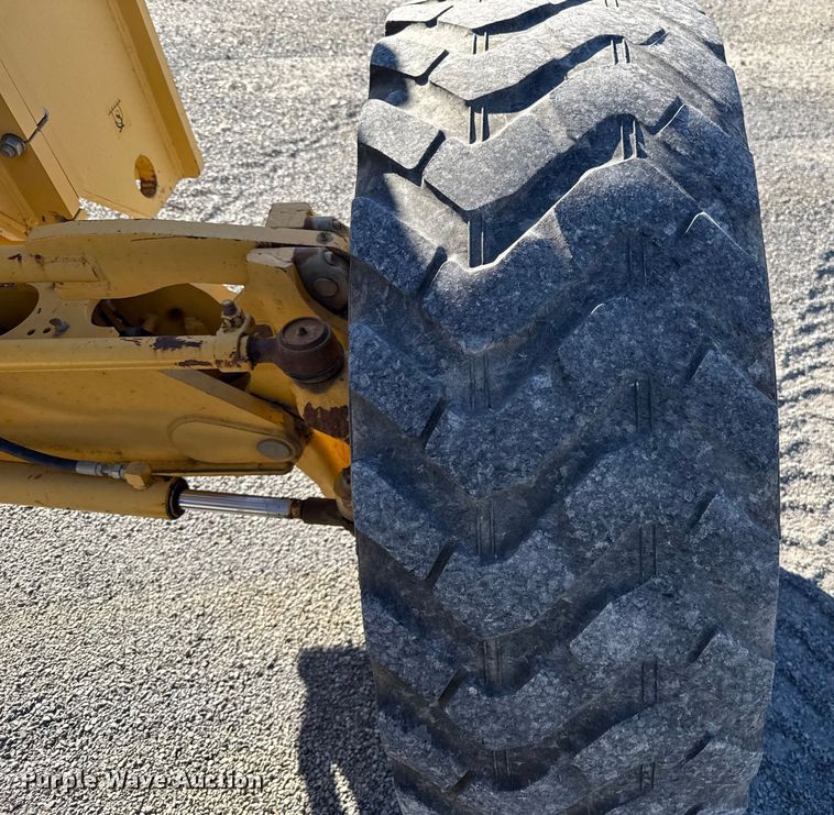 image for item ES5672 2009 John Deere 770GP motor grader