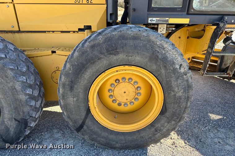 image for item ES5672 2009 John Deere 770GP motor grader