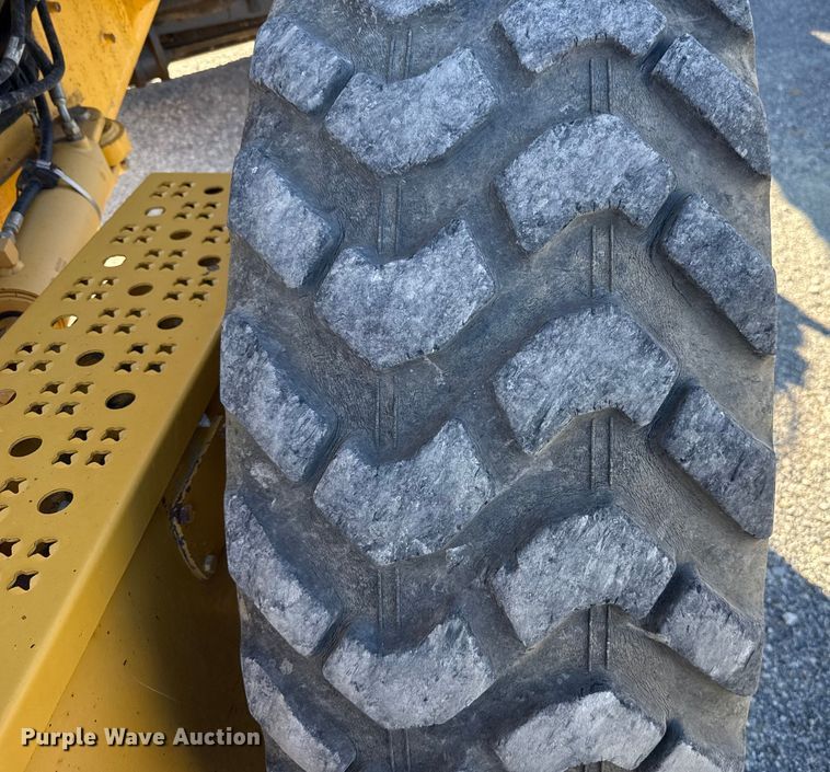 image for item ES5672 2009 John Deere 770GP motor grader