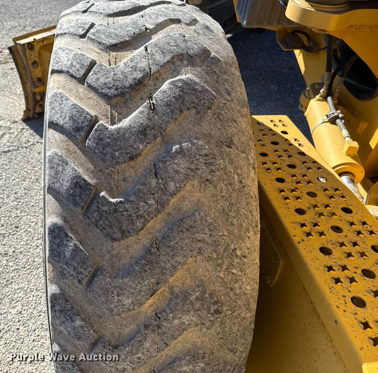 image for item ES5672 2009 John Deere 770GP motor grader