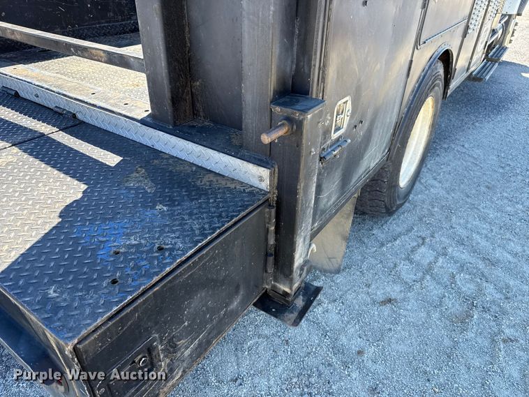 image for item ES5673 2005 International 7300 Crew Cab flatbed truck