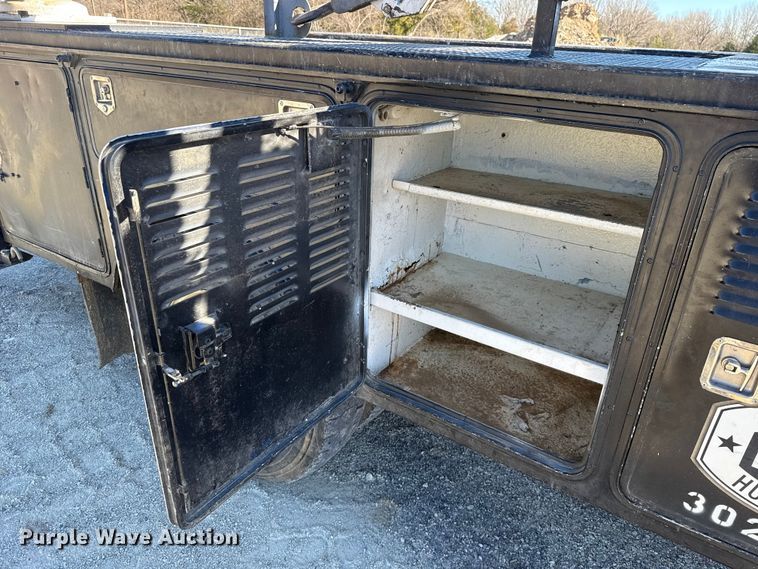 image for item ES5673 2005 International 7300 Crew Cab flatbed truck