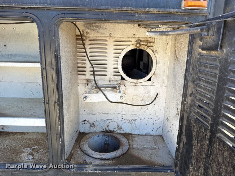 image for item ES5673 2005 International 7300 Crew Cab flatbed truck