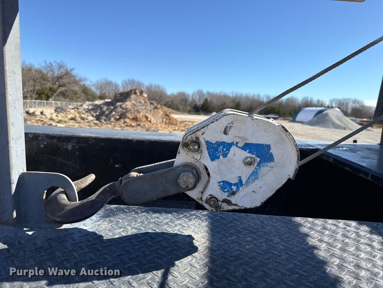 image for item ES5673 2005 International 7300 Crew Cab flatbed truck