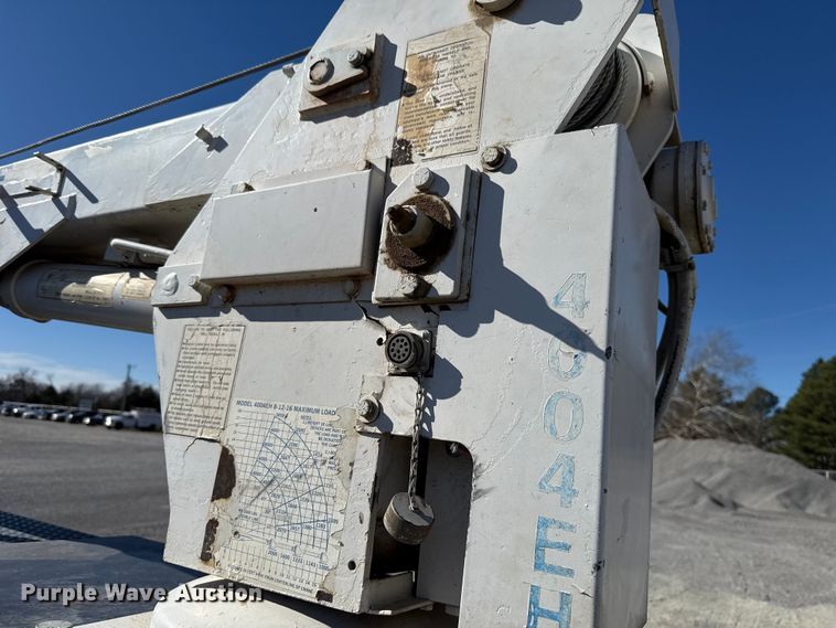 image for item ES5673 2005 International 7300 Crew Cab flatbed truck