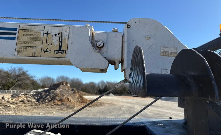 image for item ES5673 2005 International 7300 Crew Cab flatbed truck