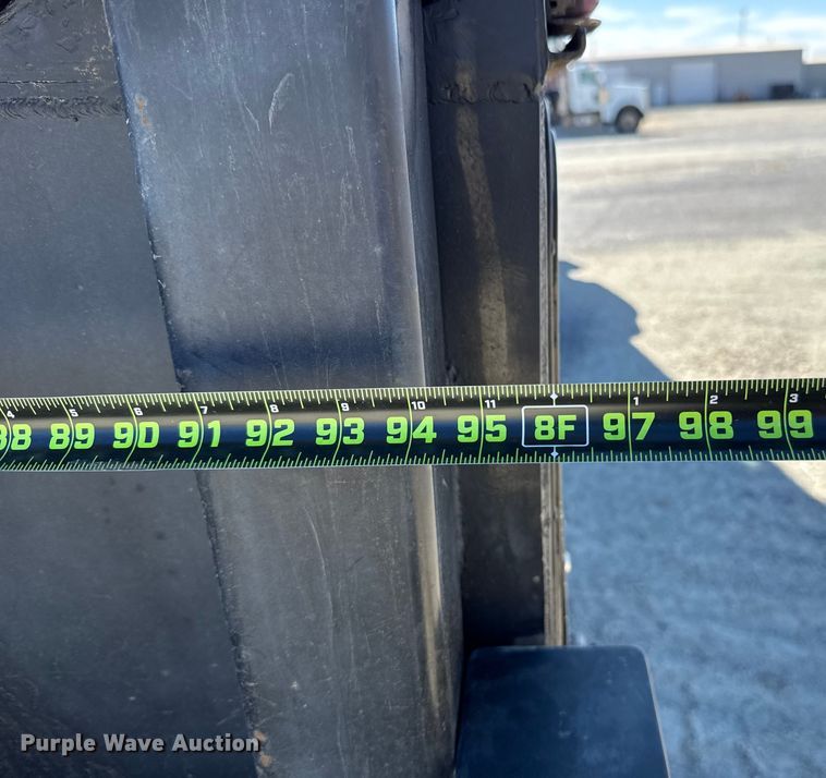 image for item ES5673 2005 International 7300 Crew Cab flatbed truck