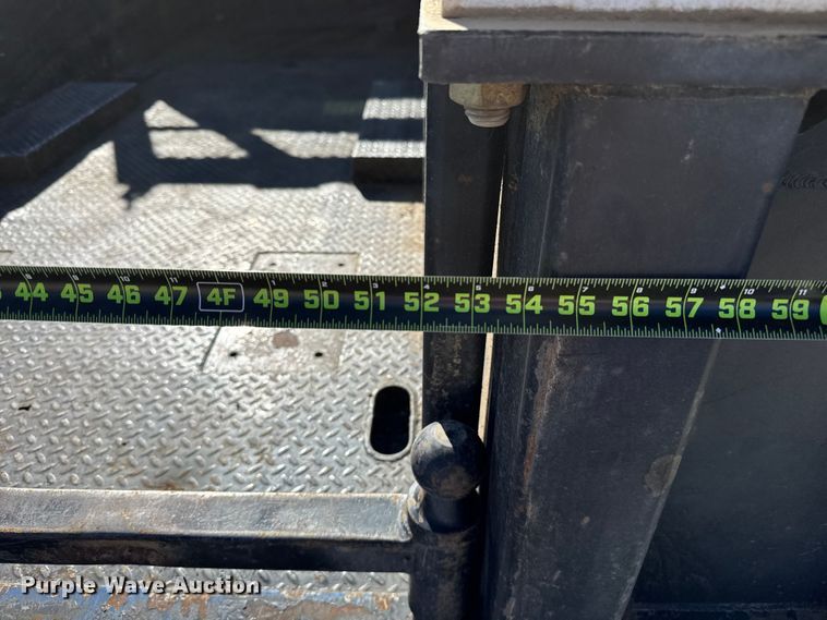 image for item ES5673 2005 International 7300 Crew Cab flatbed truck