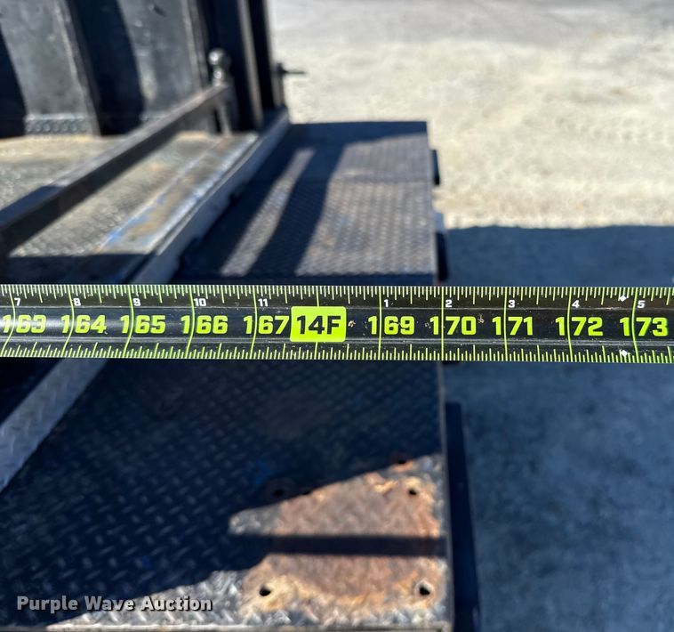 image for item ES5673 2005 International 7300 Crew Cab flatbed truck