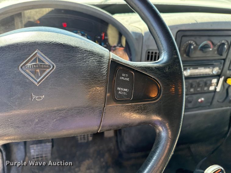 image for item ES5673 2005 International 7300 Crew Cab flatbed truck